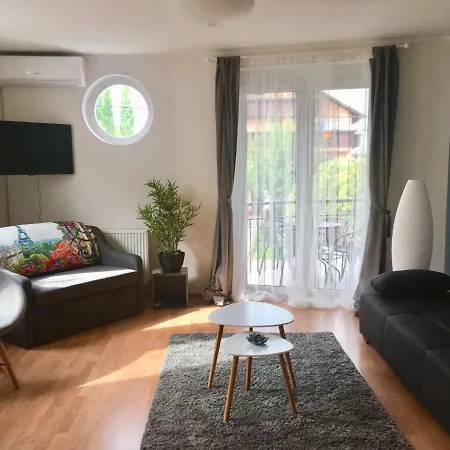 Апартаменты Lake Apartment Хевиз