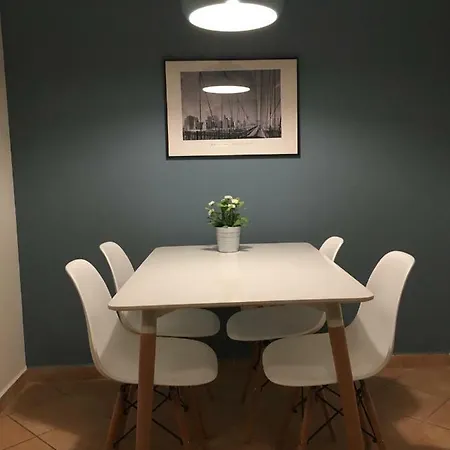 公寓 Lake Apartment *