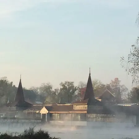 公寓 Lake Apartment