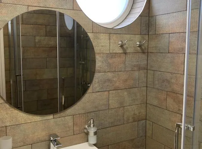 アパート Lake Apartment