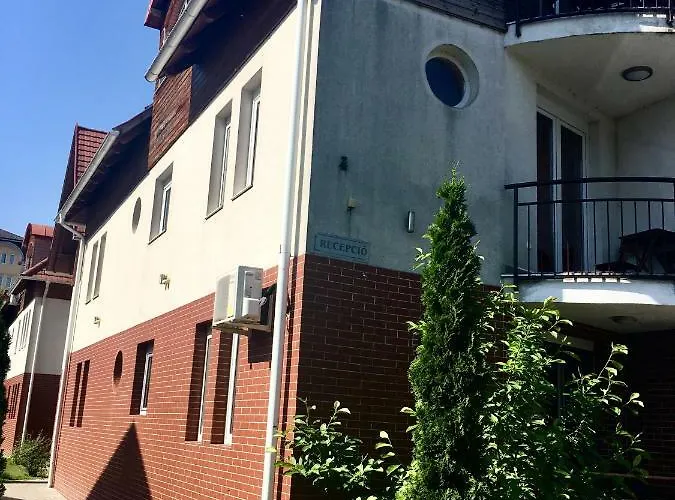 Lake Apartment アパート *